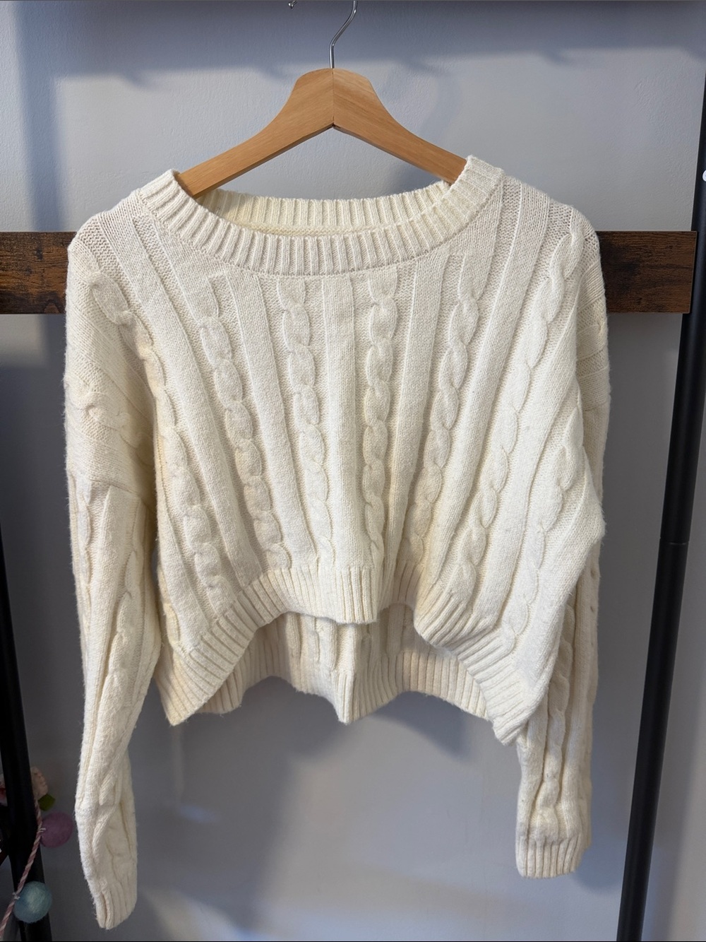Cropped Cable Knit Sweater - Cream